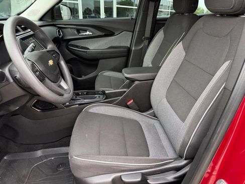 Used 2021 Chevrolet TrailBlazer LS FWD image 16