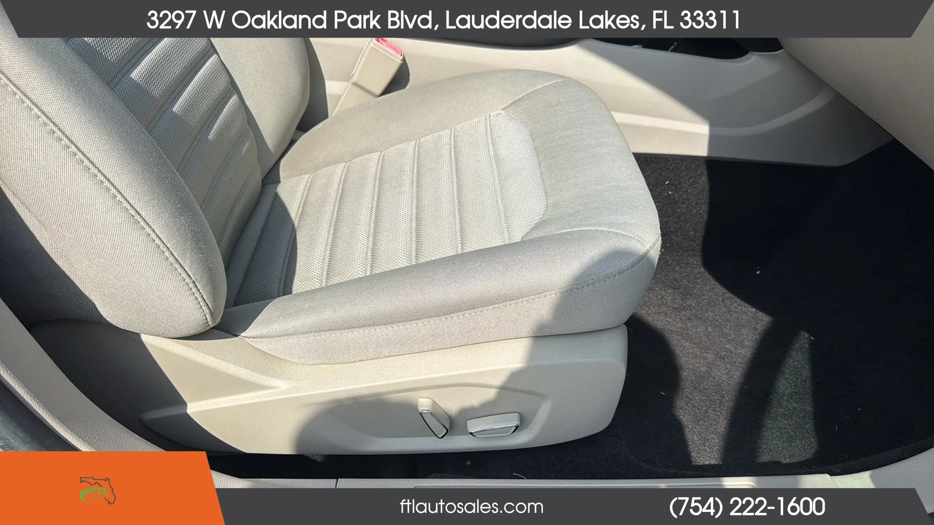 Used 2018 Ford Fusion SE FWD image 35