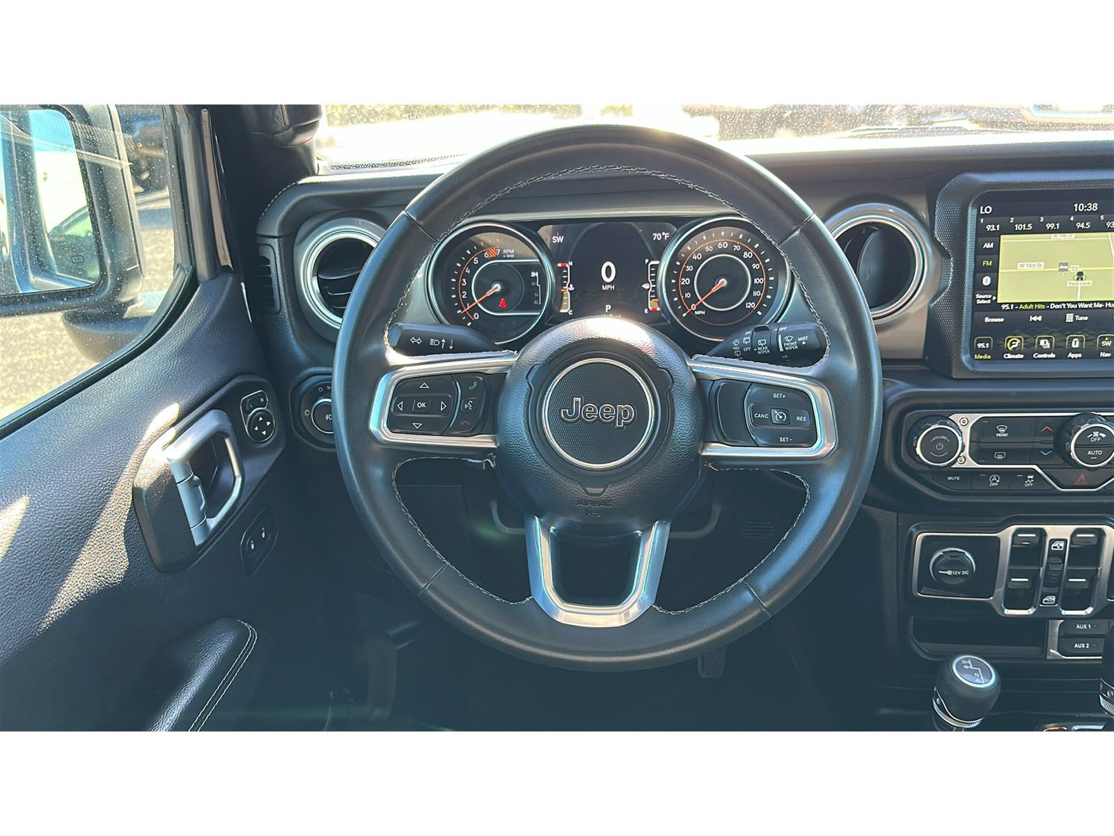 Used 2023 Jeep Wrangler Unlimited Sahara AWD/4WD image 27