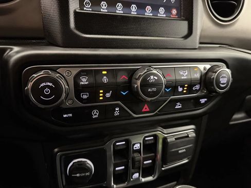 Used 2021 Jeep Gladiator Sport AWD/4WD image 24