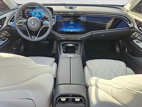New 2026 Mercedes-Benz E 450 4MATIC Sedan image 15
