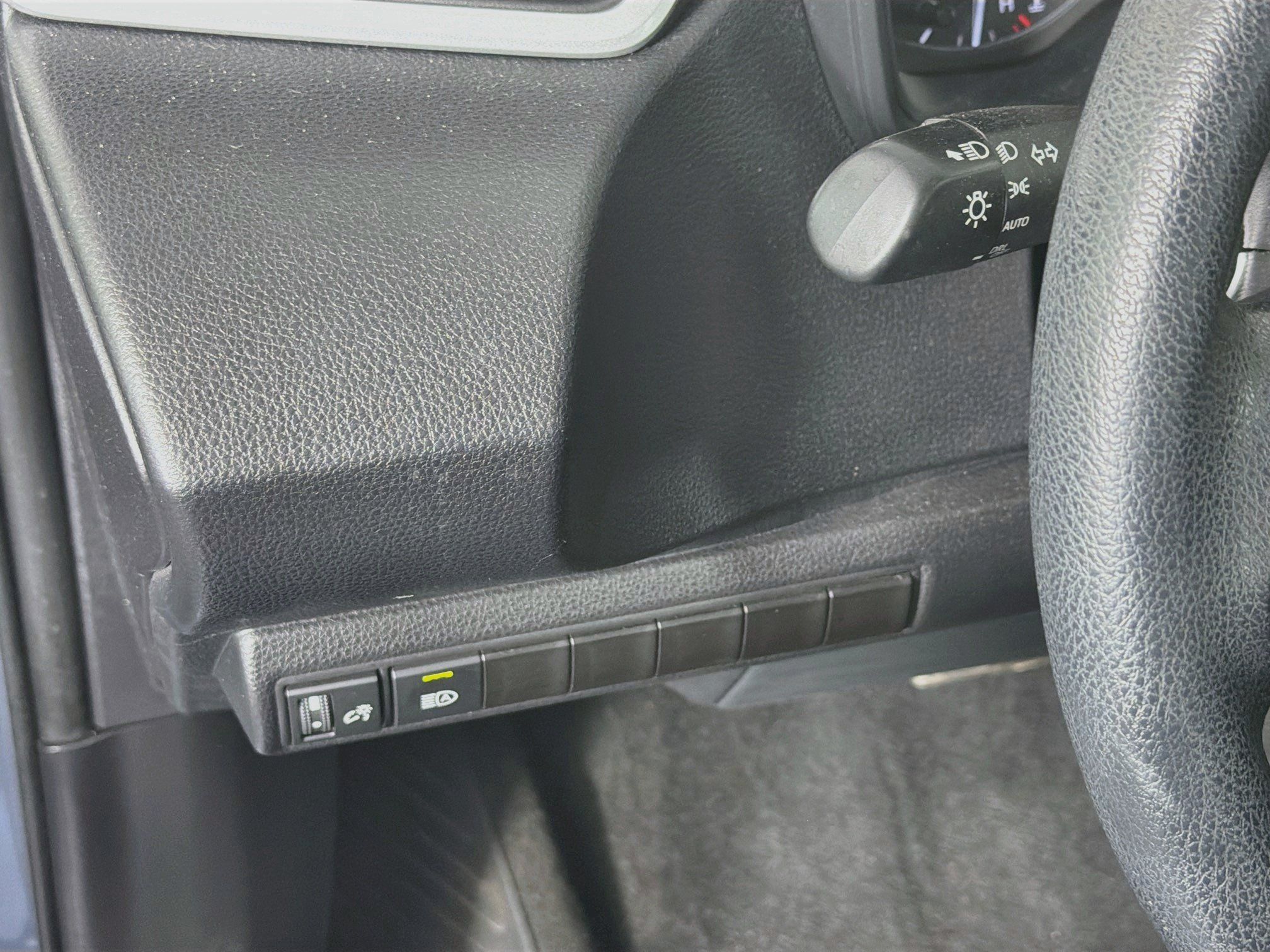 Used 2025 Toyota Corolla LE FWD image 16