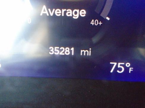 Used 2025 Chrysler Pacifica Select FWD image 6