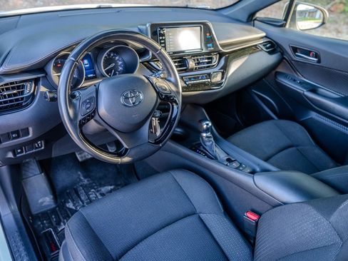 Used 2018 Toyota C-HR XLE FWD image 14
