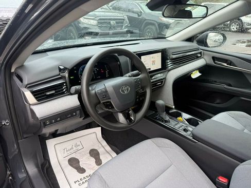 Used 2026 Toyota Camry LE image 3