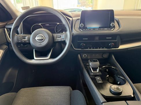 Used 2023 Nissan Rogue SV AWD/4WD image 12