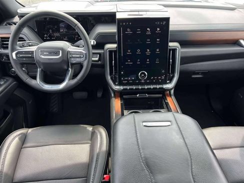 Used 2025 GMC Yukon XL Denali AWD/4WD image 14