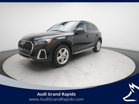 New 2025 Audi Q5 e Premium Plus AWD/4WD image 1
