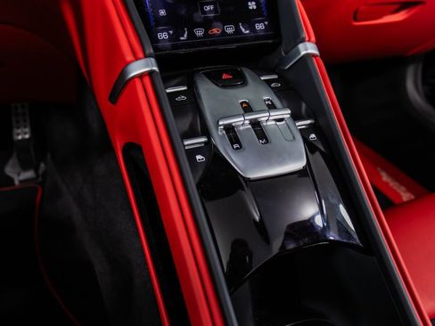 Certified 2025 Ferrari Roma Spider RWD image 5