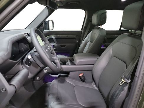 New 2026 Land Rover Defender 130 X-Dynamic SE image 13