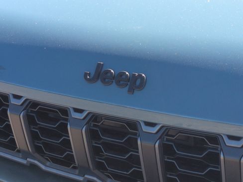 New 2026 Jeep Grand Cherokee L Limited w/ Limited Altitude Package AWD/4WD image 23