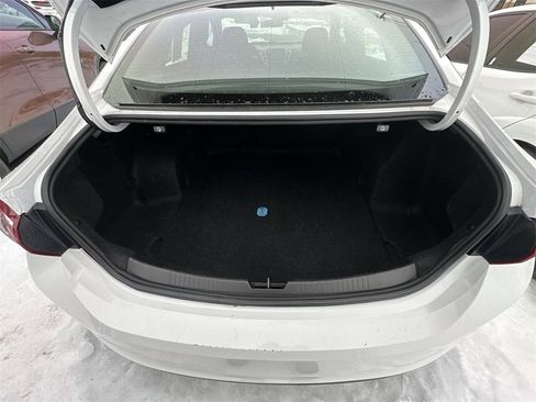 Used 2023 Chevrolet Malibu LT image 15