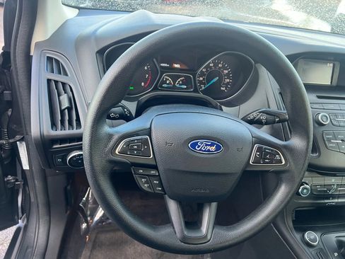 Used 2017 Ford Focus SE image 35