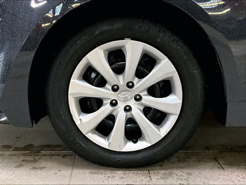 Used 2025 Toyota Corolla LE image 7