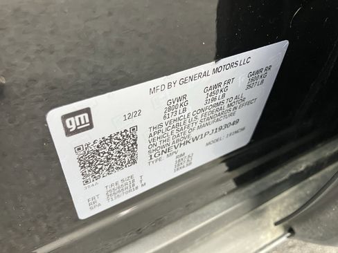 Used 2023 Chevrolet Traverse LT image 37