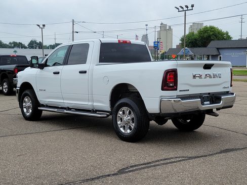 Used 2026 RAM 2500 Big Horn AWD/4WD image 3