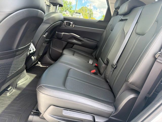 Used 2023 Kia Sorento S w/ Panoramic Sunroof Package FWD image 25