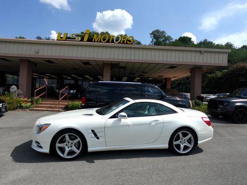 Used 2014 Mercedes-Benz SL 550 w/ Sport Wheel Package image 19