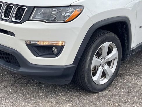 Used 2017 Jeep Compass Latitude w/ Popular Equipment Group AWD/4WD image 8