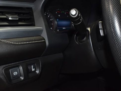 Used 2023 GMC Acadia SLE w/ Driver Convenience Package image 30