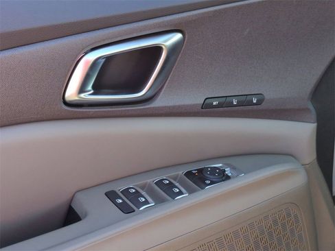 New 2026 Kia Carnival EX image 22