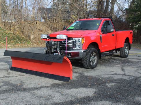 Used 2017 Ford F250 XL w/ Power Equipment Group image 3