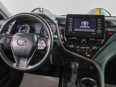 Used 2024 Toyota Camry SE image 17