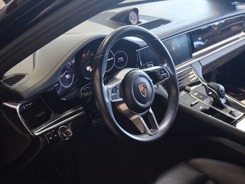 Used 2018 Porsche Panamera 4 AWD/4WD image 9