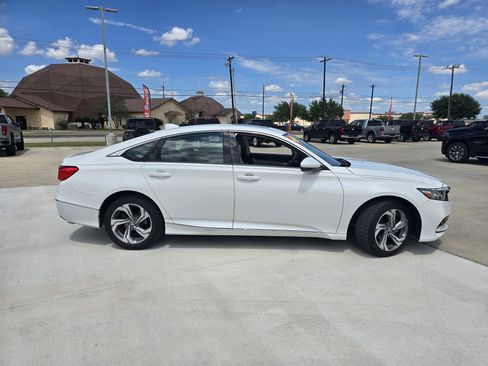 Used 2020 Honda Accord EX image 2