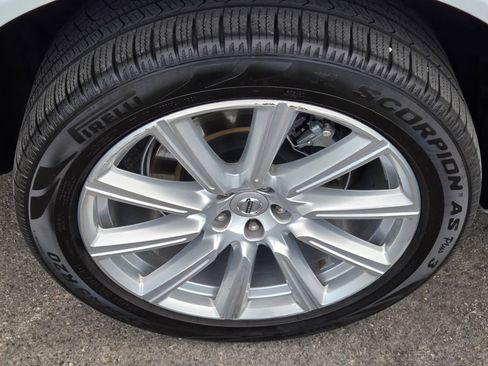 Used 2017 Volvo XC90 T8 Inscription w/ Vision Package AWD/4WD image 10