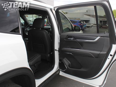 Used 2024 GMC Acadia Elevation w/ Black Edition AWD/4WD image 24