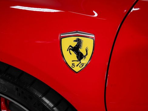 Used 2022 Ferrari SF90 Spider image 21