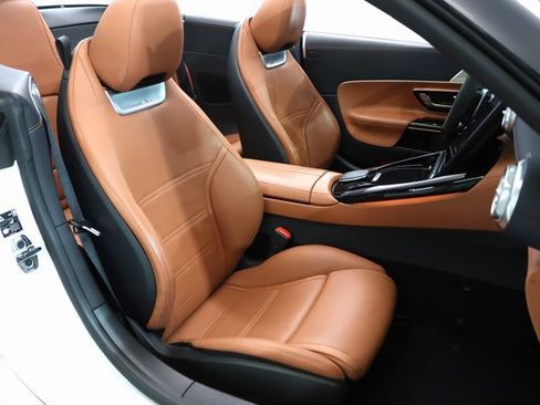 Used 2024 Mercedes-Benz SL 55 AMG 4MATIC w/ Driver Assistance Package image 18