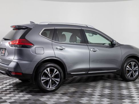 Used 2017 Nissan Rogue SL image 8