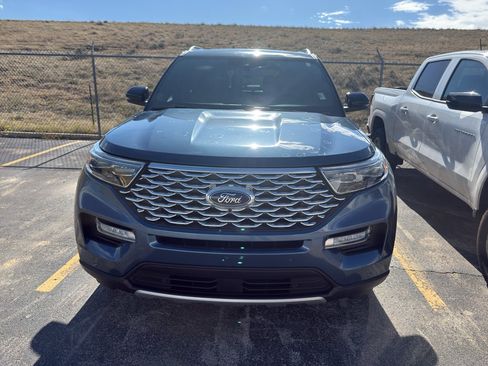 Used 2020 Ford Explorer Platinum AWD/4WD image 2
