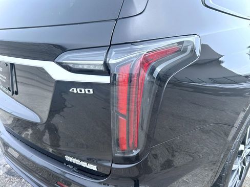 Used 2022 Cadillac XT6 Sport w/ Platinum Package image 11