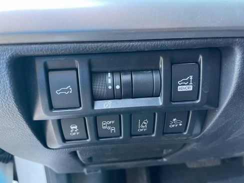 Used 2018 Subaru Outback 3.6R Touring AWD/4WD image 35