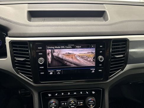 Used 2022 Volkswagen Atlas Cross Sport SEL R-Line image 47