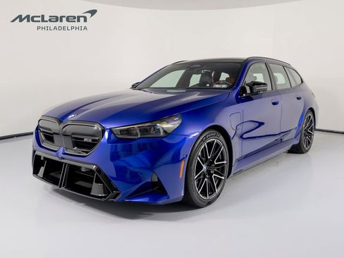 Used 2025 BMW M5 Touring AWD/4WD image 1