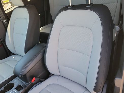 Used 2025 Ford Escape Active w/ Tech Pack #1 FWD image 6