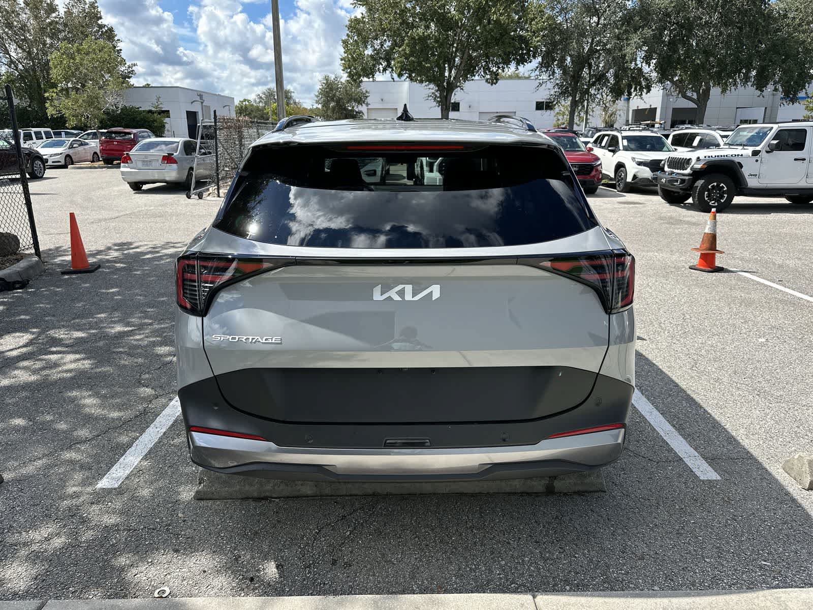 Used 2026 Kia Sportage EX w/ EX Panorama Roof Package FWD image 7