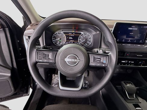 Used 2023 Nissan Rogue SV image 13