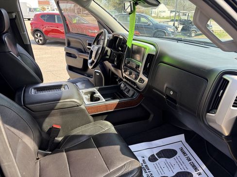 Used 2018 GMC Sierra 1500 SLT AWD/4WD image 17