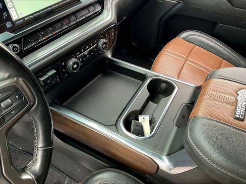 Used 2024 Chevrolet Silverado 2500 High Country w/ High Country Premium Package image 19