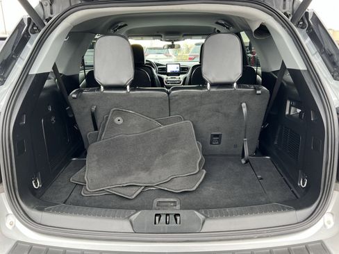 Used 2023 Ford Explorer XLT w/ Equipment Group 202A image 25