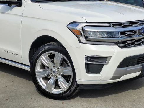 New 2024 Ford Expedition Platinum image 3
