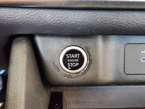 Used 2021 Nissan Rogue S FWD image 22