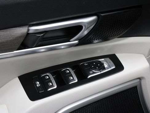 Used 2022 Kia Telluride EX w/ EX Premium Package image 25