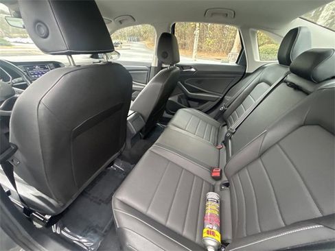 Used 2024 Volkswagen Jetta SE image 12