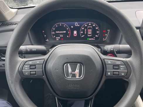 Certified 2025 Honda Accord SE image 11